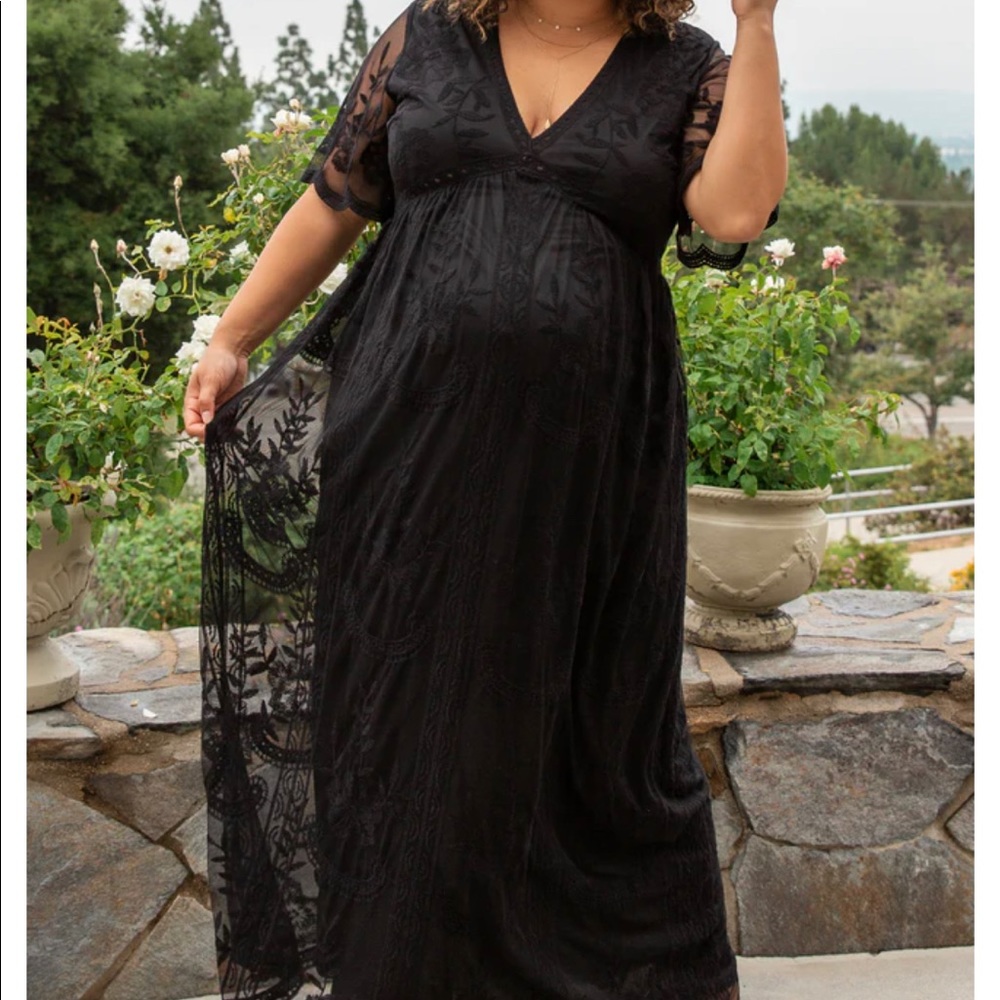PinkBlush Black Lace Mesh Overlay Maternity Maxi Dress
Size 1x